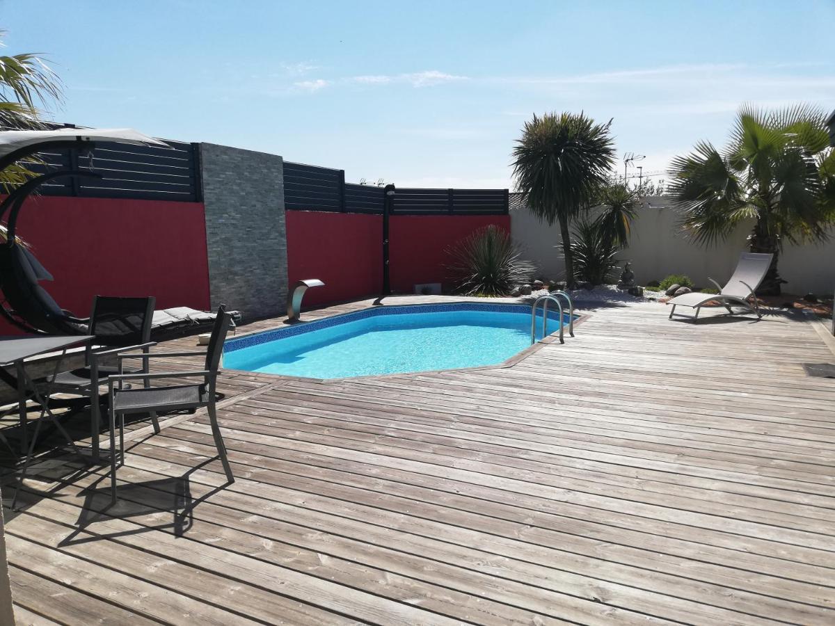 Studio Independant Chez L'Habitant Avec Piscine Et Cuisine Exterieures ลาโรแชล ภายนอก รูปภาพ