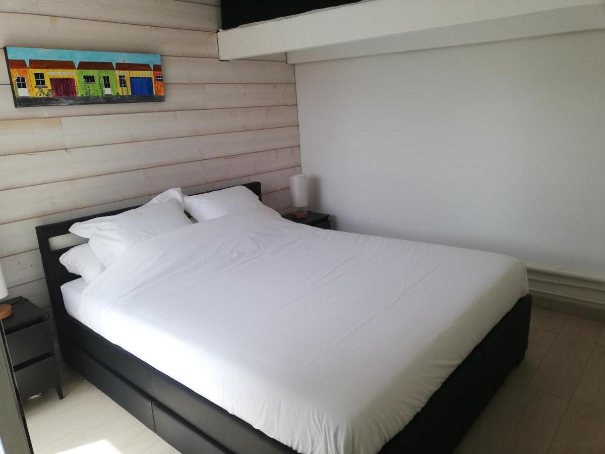 Studio Independant Chez L'Habitant Avec Piscine Et Cuisine Exterieures ลาโรแชล ภายนอก รูปภาพ